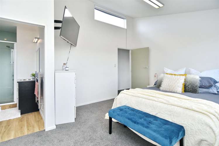 2/27 Brockworth Place Riccarton_6