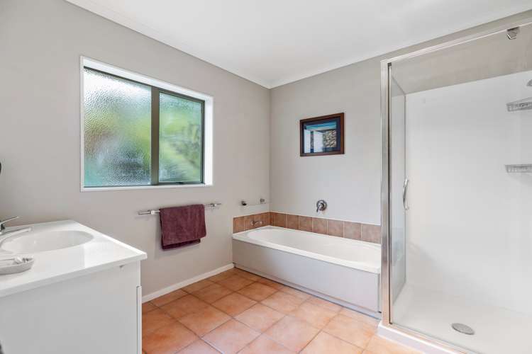 690 Esdaile Road Whakamarama_12