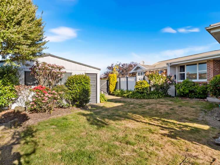 6 Robin Street Burwood_19