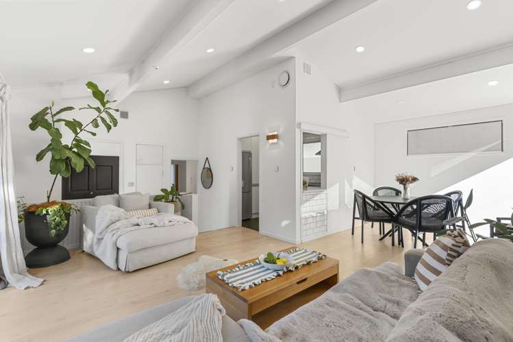 200 Godley Road Titirangi_4