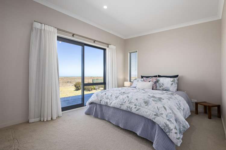 27 Ocean View Crescent Rarangi_10