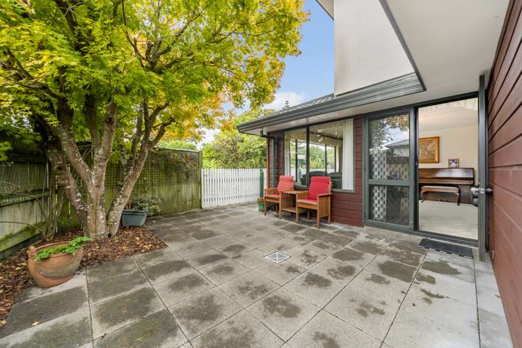 2/5 Avalon Crescent Avalon_14