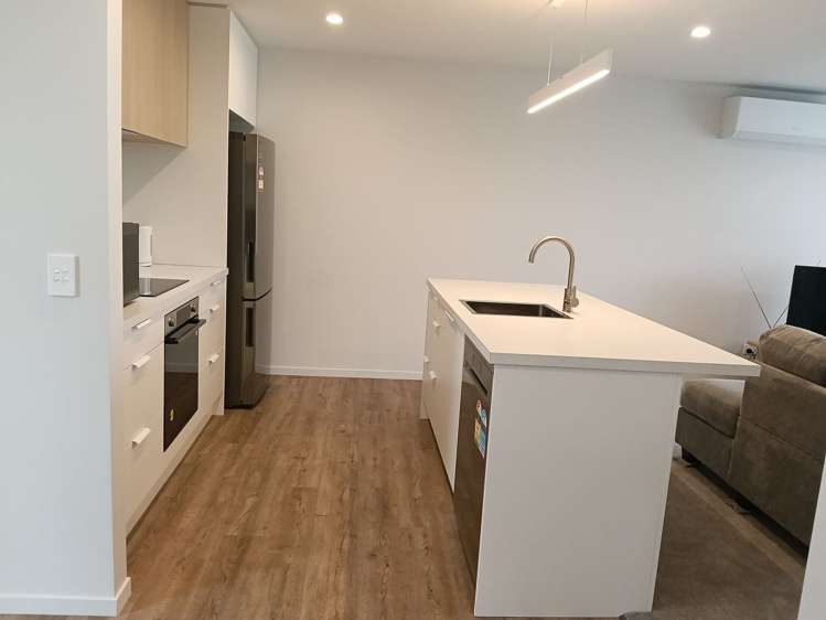8/24 Dampier Street Woolston_5