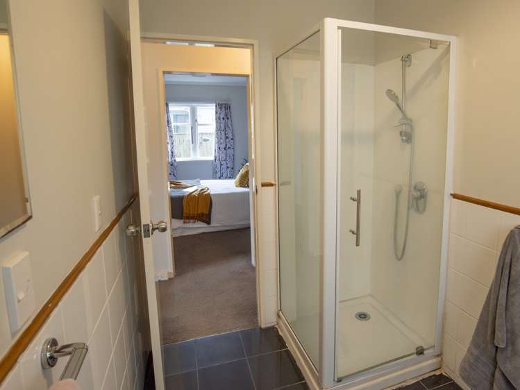 29 Burden Avenue Wainuiomata_13