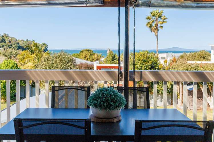 1071 Whangaparaoa Road_1