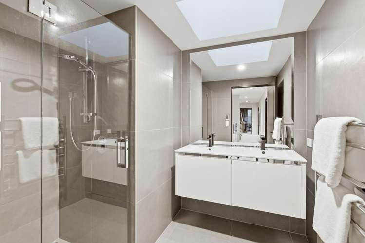 29 Carnaveron Drive Lincoln_13