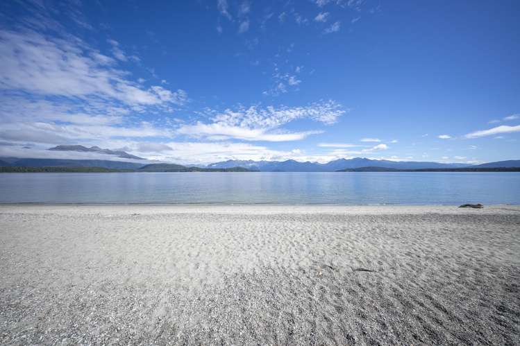 6 Cathedral Drive Manapouri_23