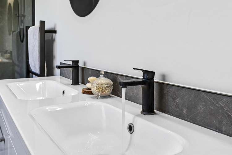 194 Lake Road Okoroire_14