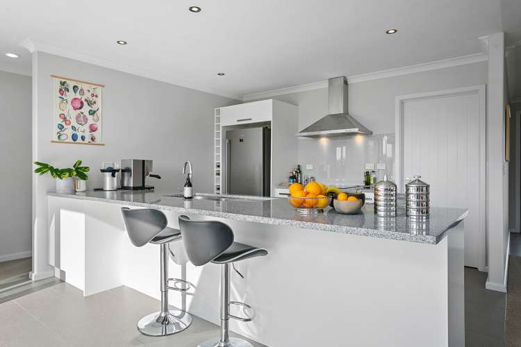 34 Ihimaera Terrace Leamington_5