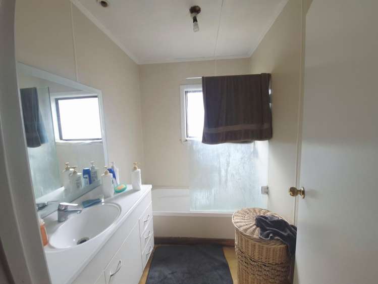 8a Inver Street Glen Eden_3