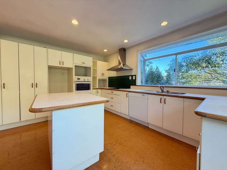 20 Bond Crescent Forrest Hill_5
