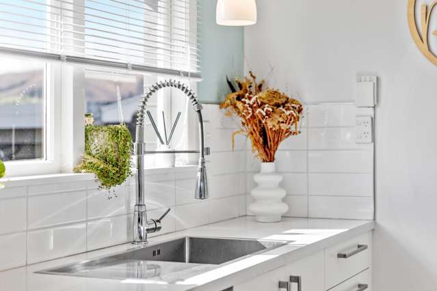 6 Newbourne Crescent Redwoodtown_2