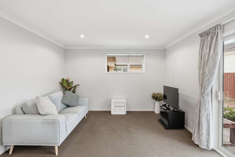 2/121 Marriotts Road_1