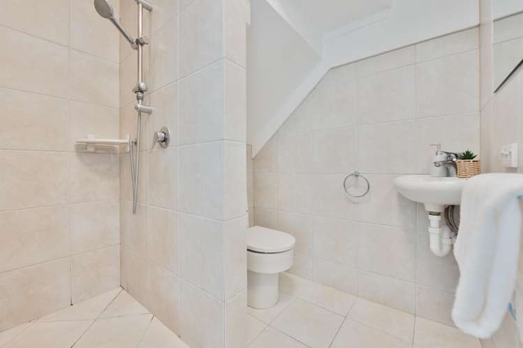 2/104 Ocean View Road Hillcrest_17