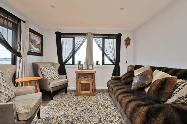 168 Colac Foreshore Road Colac Bay_5