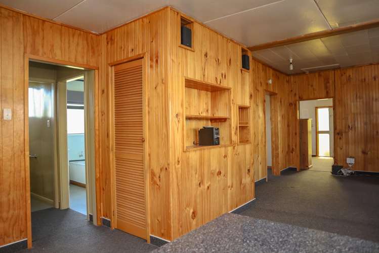 1 Ross Street Dunollie_10