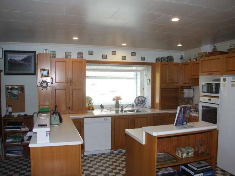 1821 North Eyre Road West Eyreton_13