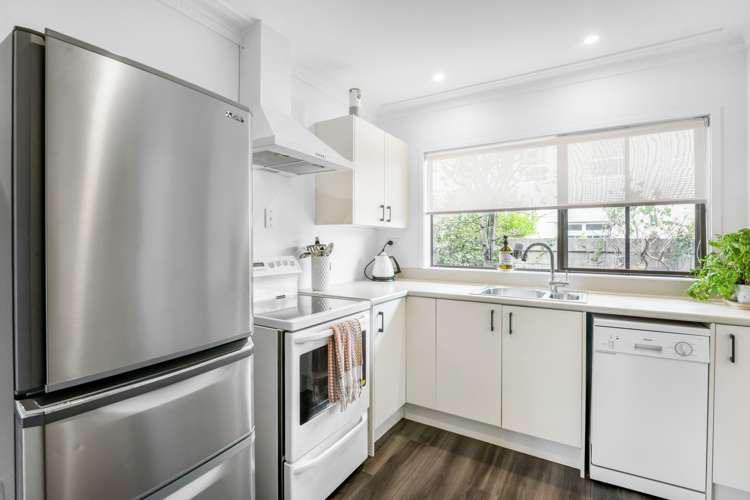 2/53 Francis Street Hauraki_16