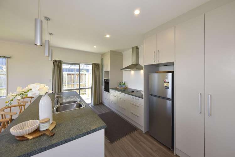 5 Main Road Redcliffs_6