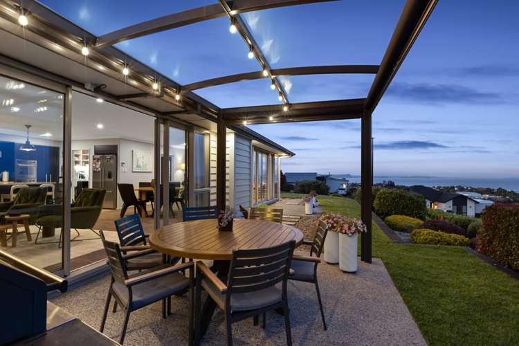 8 Woodridge Drive Stanmore Bay_16