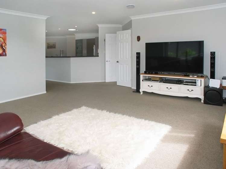 111 Te Puia Drive Aotea_15