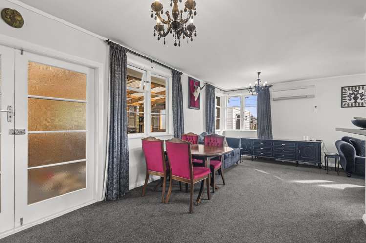 44 Holland Crescent Bulls_14