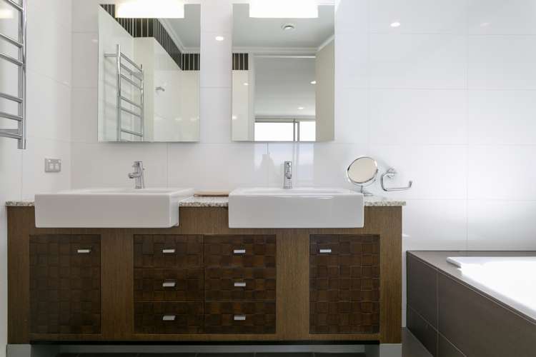 20/225 Lake Terrace Waipahihi_31