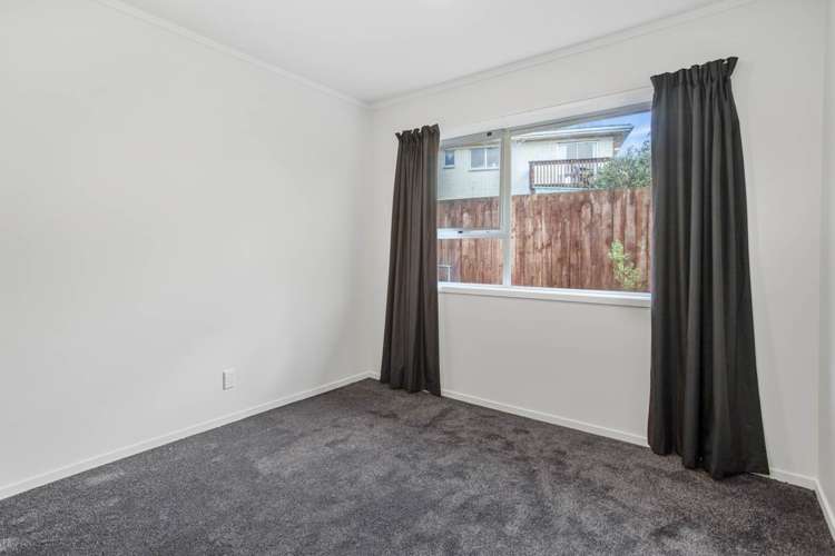 2/6 Pamela Place New Lynn_8