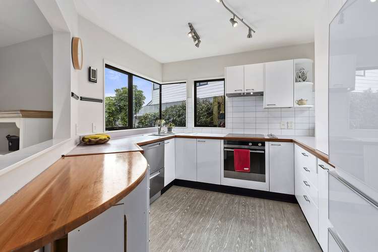 18 Ronald Woolf Place Churton Park_5