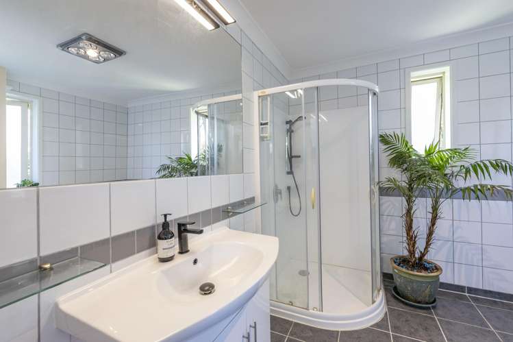 43 Bruces Road Sefton_42