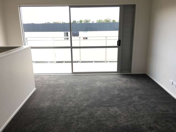 17/45 Karepiro Drive Stanmore Bay_5