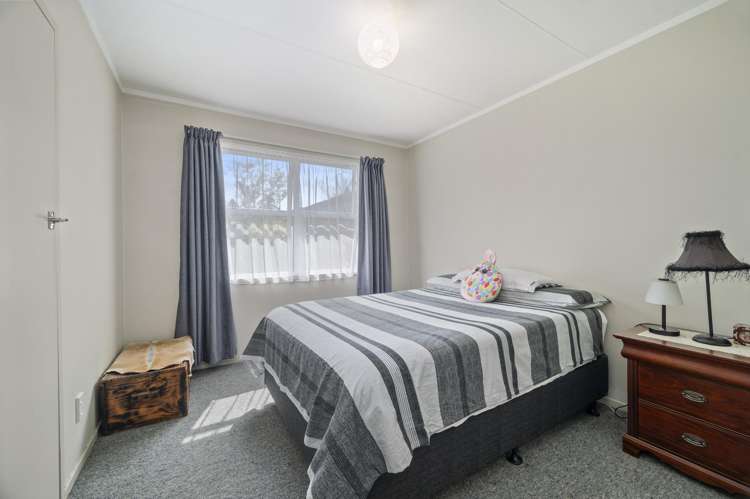 7 Adam Place Mangakakahi_11