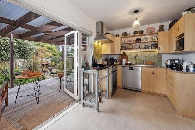 Charming Central Taupō retreat