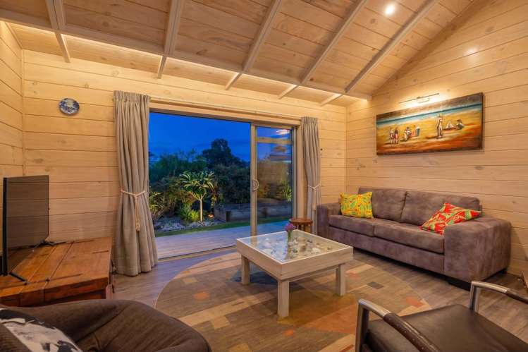 107 Benjamin Place Matarangi_10