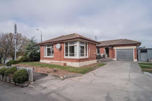 Corner Comfort in Classic Brick