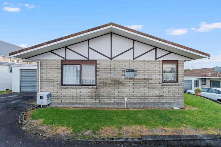 111 + 111A Hine Street New Plymouth_8