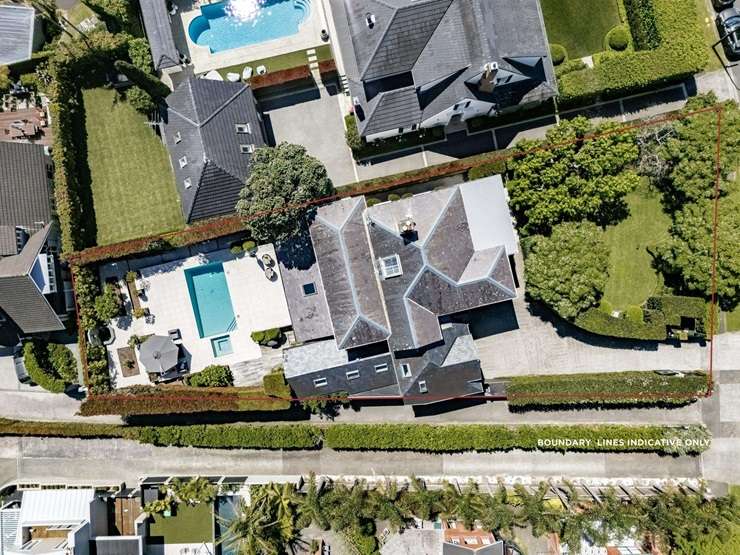 A five-bedroom home on Bassett Road, in Auckland's Remuera, sold under the hammer for <img0.01m on Thursday. Photo / Supplied 