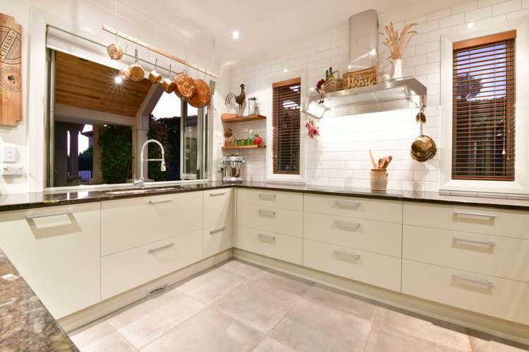 64 Beauvoir Avenue Matakatia_10