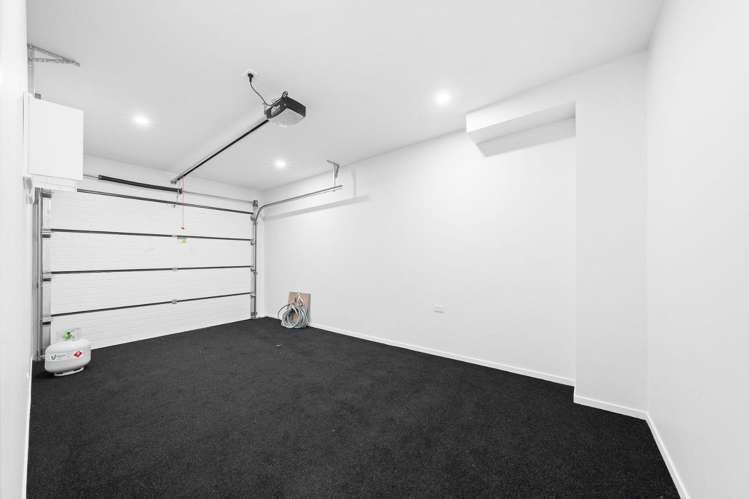 2/30A Tirimoana Road_0