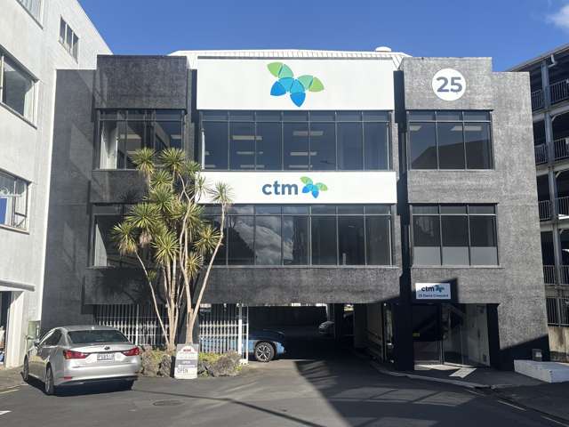 Prominent Standalone Office in Newmarket