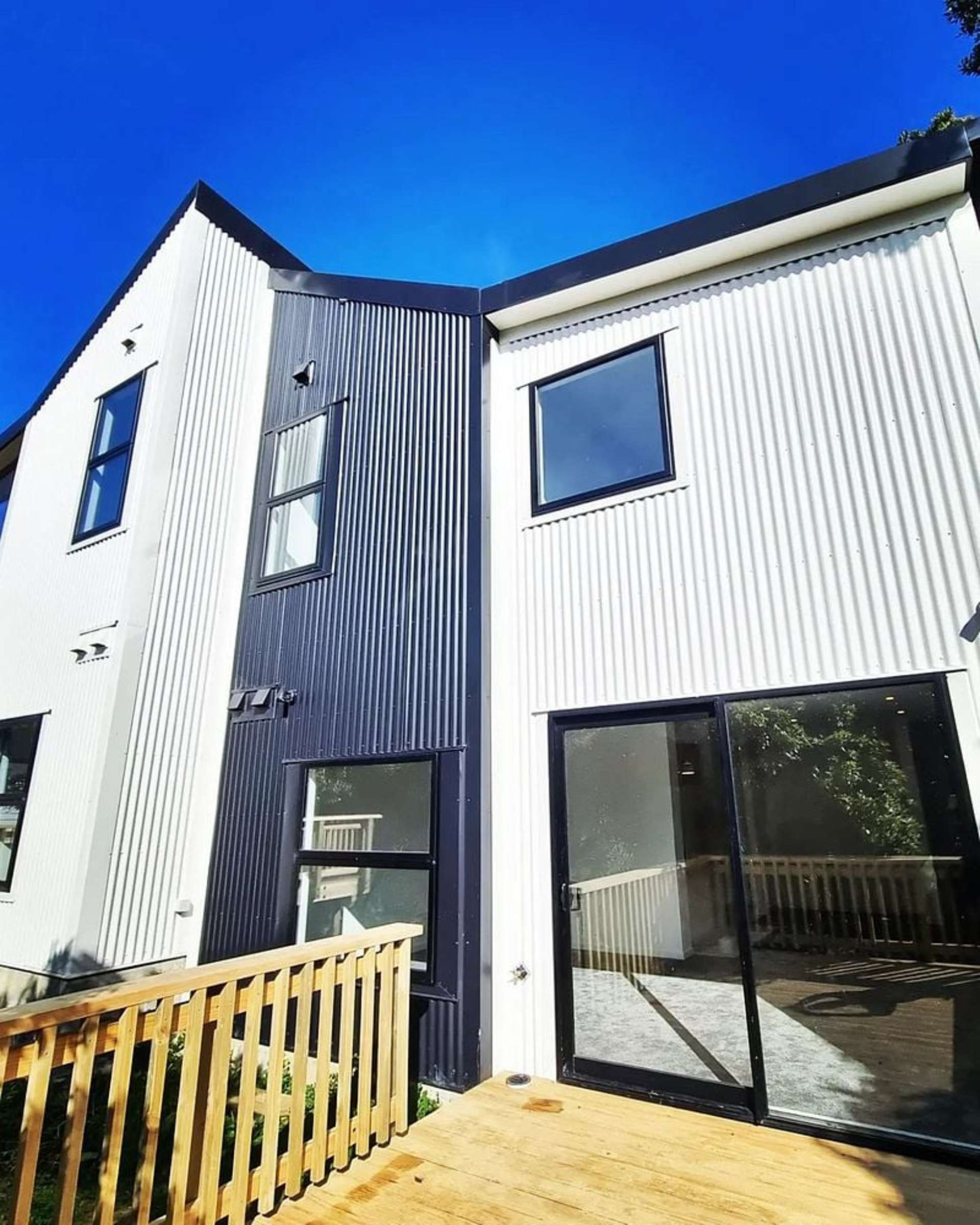 20A Kaihuia Street Northland Wellington City Houses for Rent