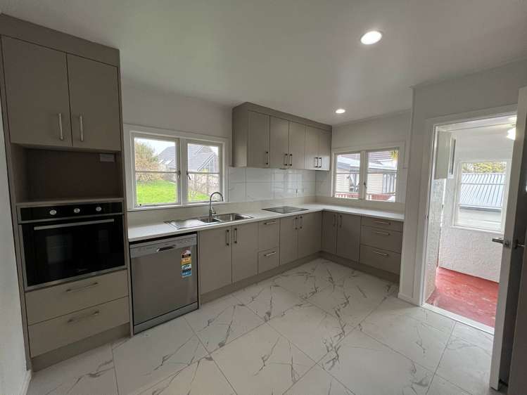 8 Lewis Street Blockhouse Bay_3