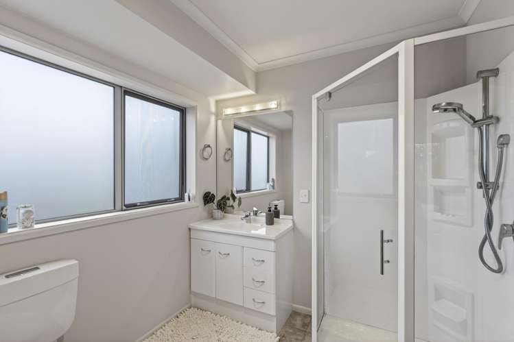 2 Oakwood Drive Highlands Park_20