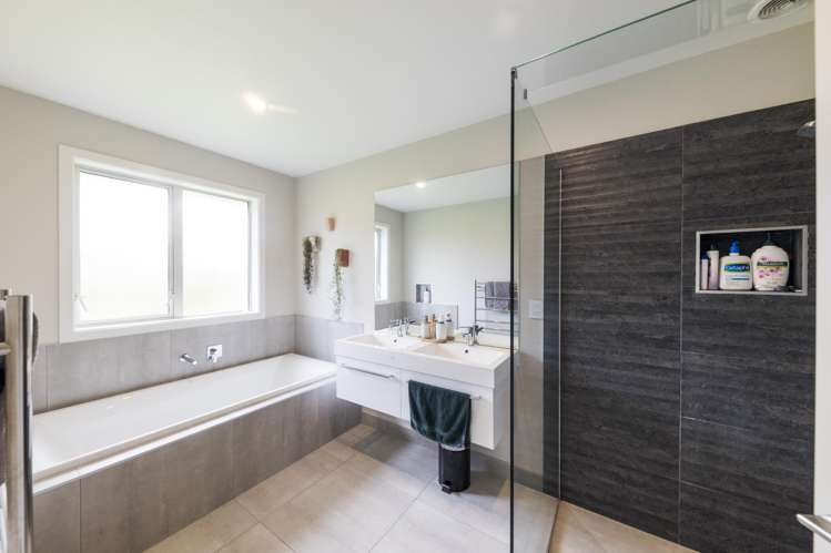 20 Highland View Drive Tokomaru_11