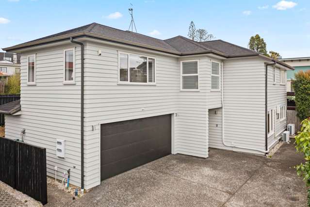 Stunning Family Home In Central Northcote