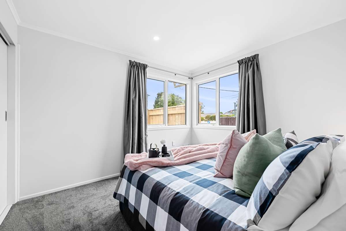 52D Whites Line West_5