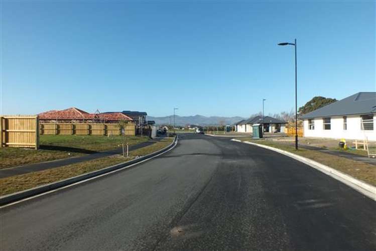 6 Vahsel Bay Place Wigram_8