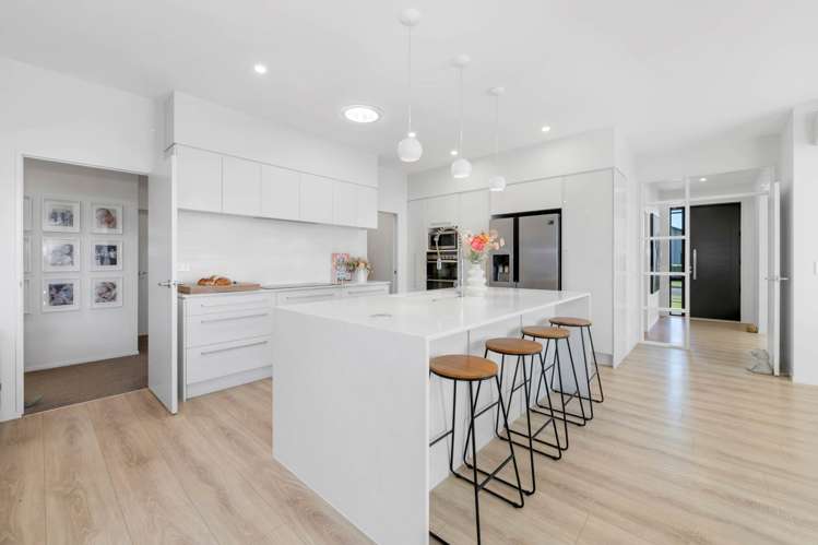 8 Doidge Street Beachlands_11