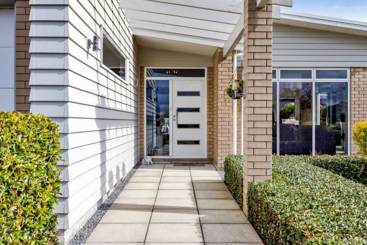 27 Montague Grove Stratford_1