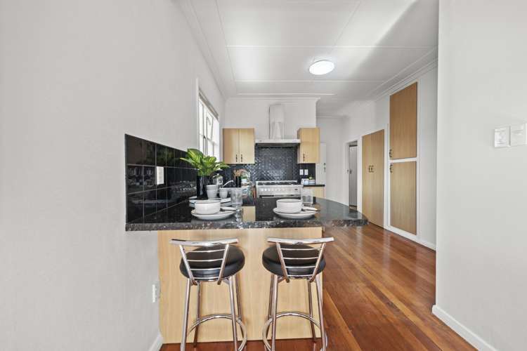 327 Botanical Road West End_6